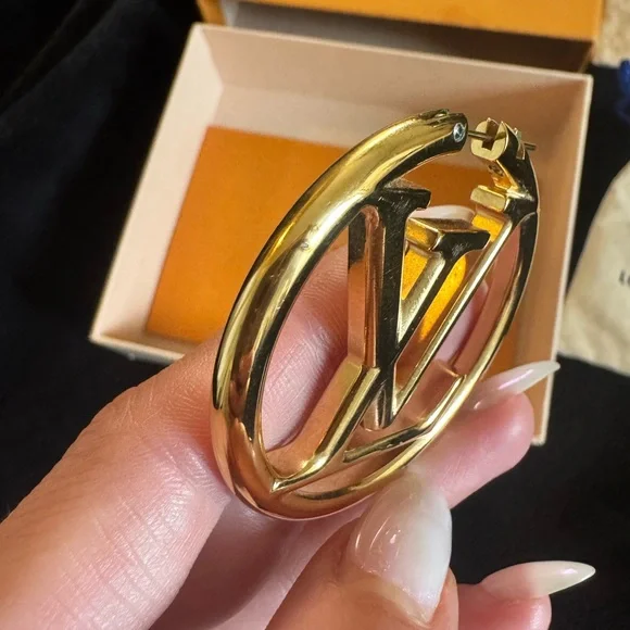 Louis Vuitton Louise Gold Logo Hoop Earrings - Picture 5 of 9